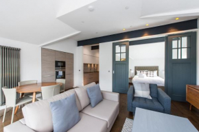 Cool urban apartment with stunning Castle views